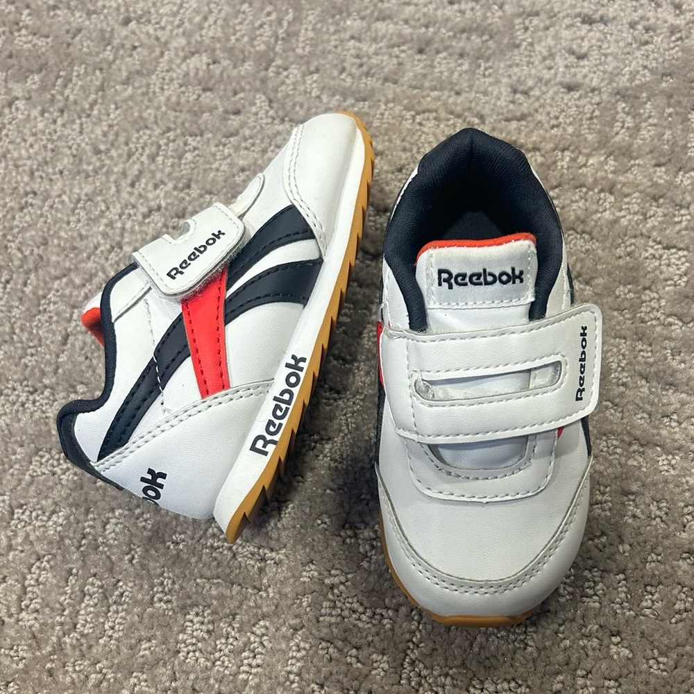 Reebok Sneakers